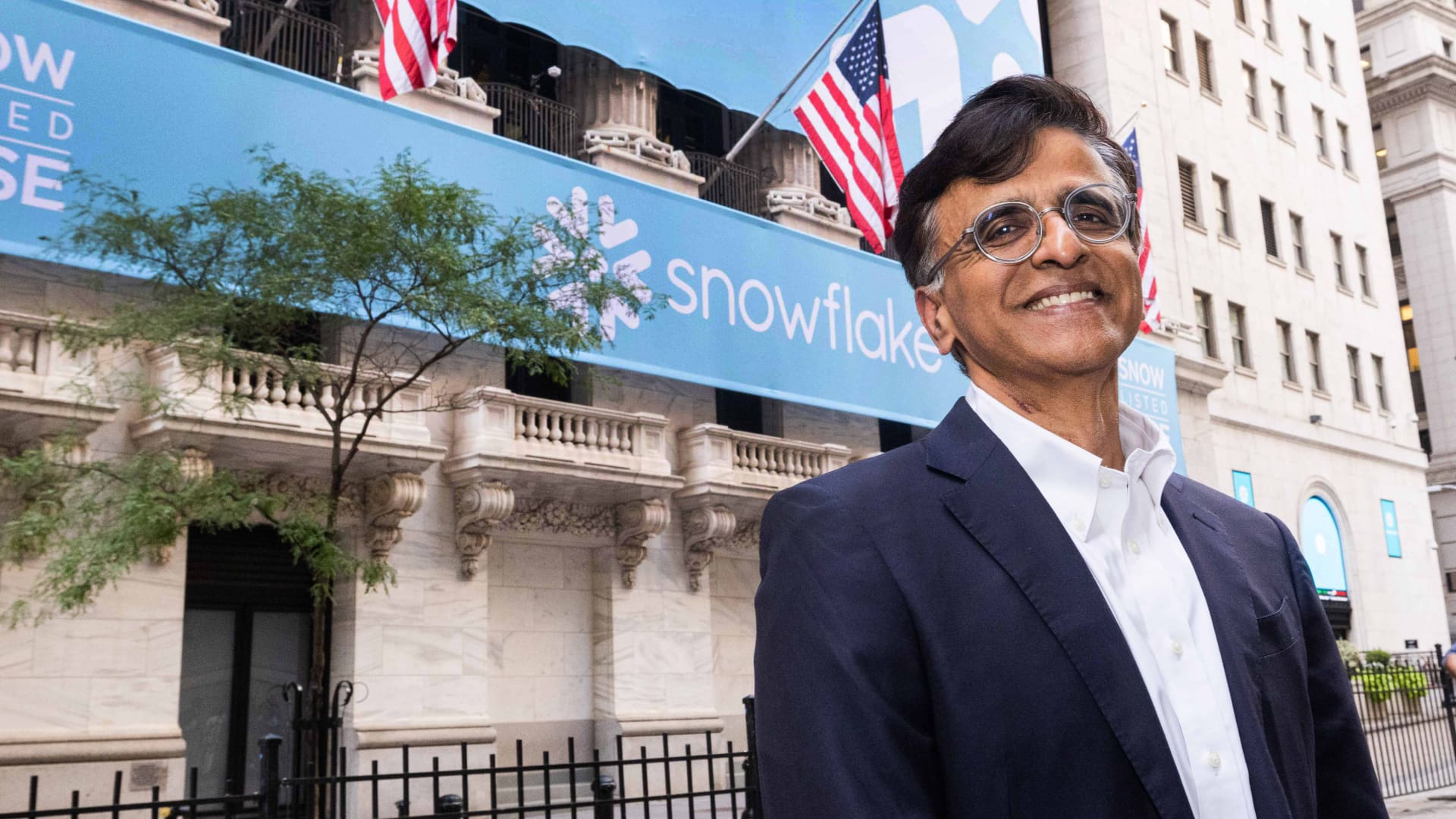 Snowflake Commits $6B to AWS for AI Infrastructure, Stock Surges