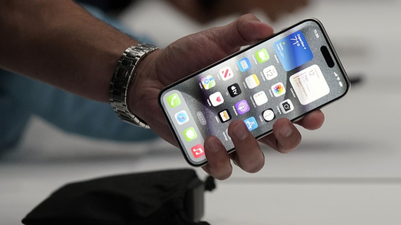 Apple Settles $250M 'Apple Intelligence' Class Action Over Deceptive Marketing Claims