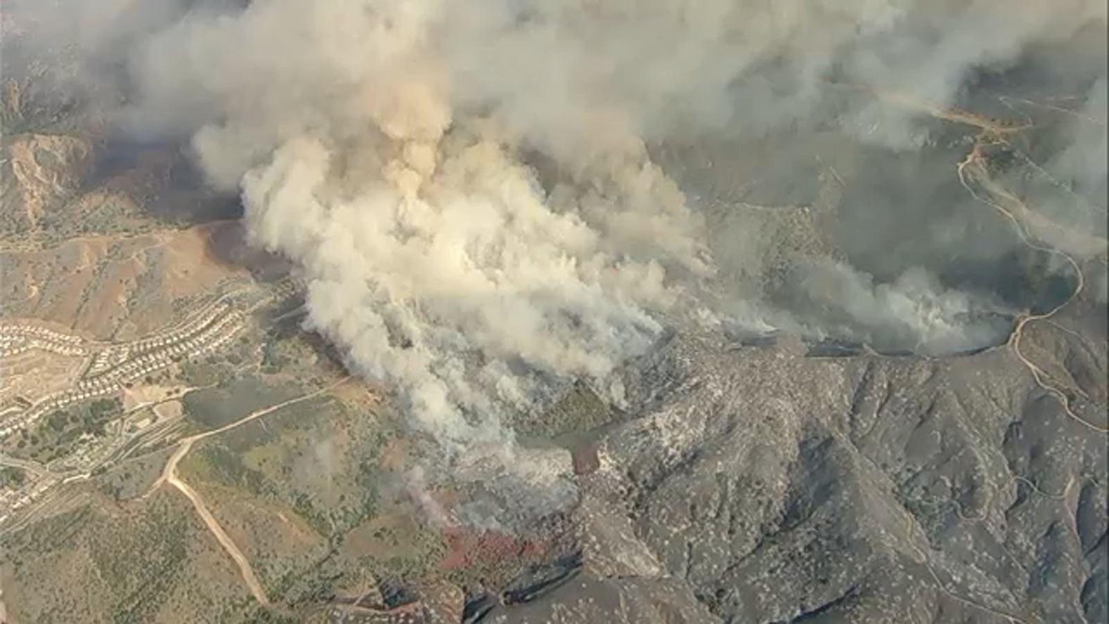 Sandy Fire Analysis: Tactical Suppression and WUI Vulnerability in Simi Valley