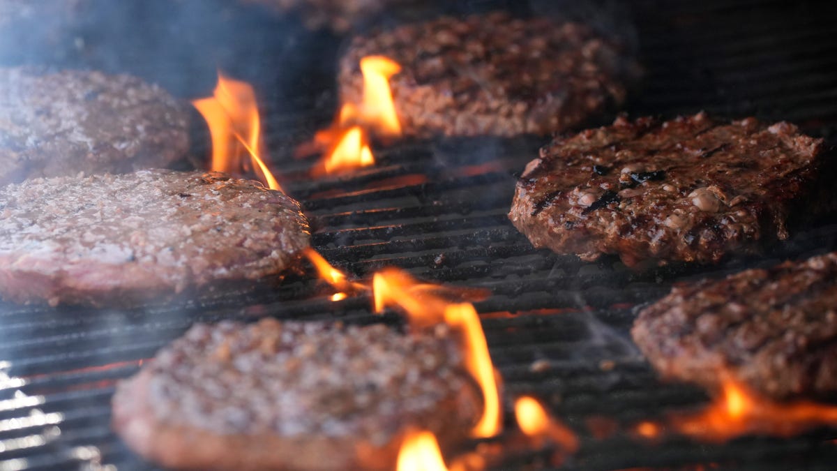 National Hamburger Day 2026: QSR Market Analysis and Loyalty Dynamics