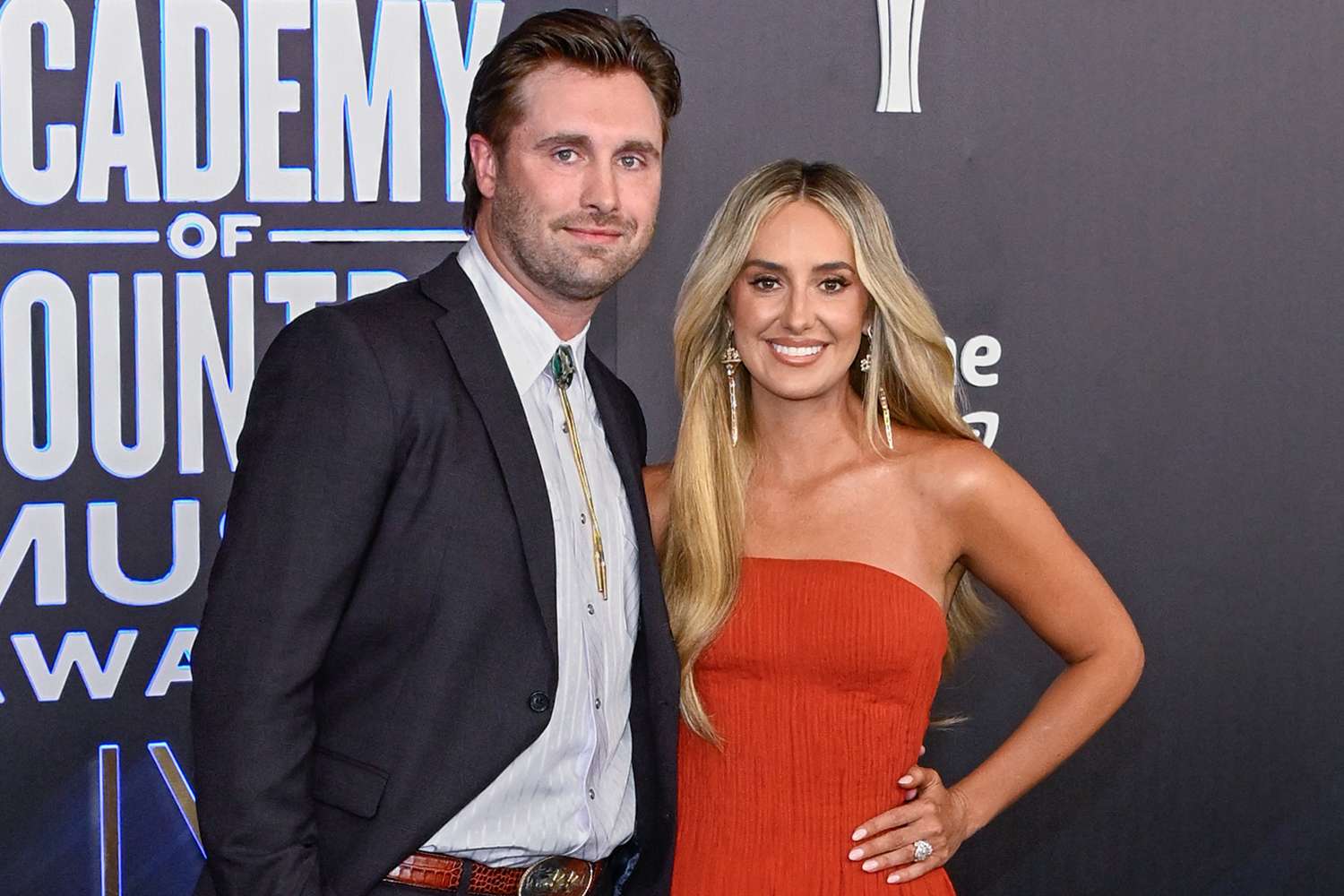 Lainey Wilson's Engagement Ring: A Strategic Multi-Stone Statement in Celebrity Adornment
