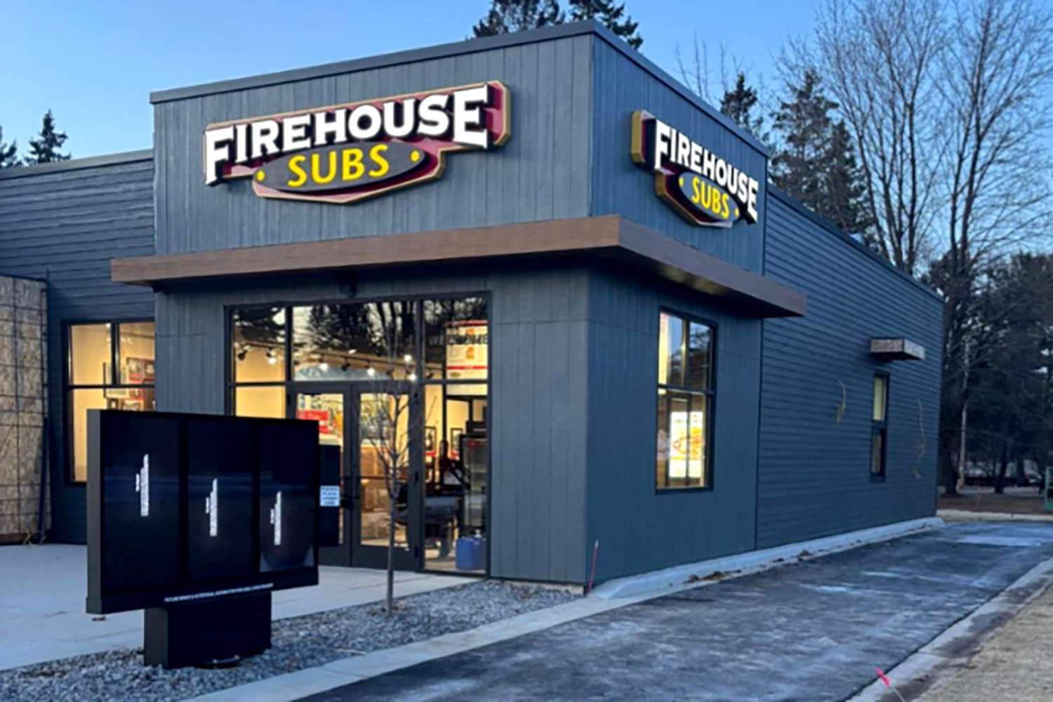 Firehouse Subs Initiates Identity-Based Marketing Offensive, Directly Challenging QSR Rivalry