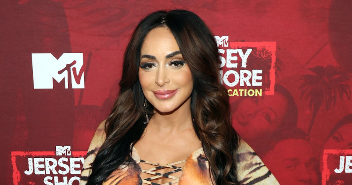Angelina Pivarnick Announces Pregnancy on 'Jersey Shore: Family Vacation,' Highlighting Fertility Journey