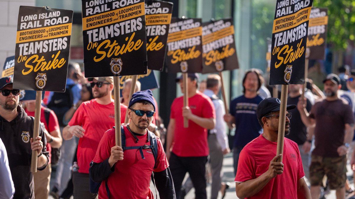 LIRR Strike Concludes: MTA, Unions Forge Tentative Pact, Commuter Service Resumes
