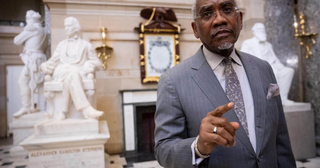 GOP Halts Iran War Powers Vote Amidst Congressional Divisions