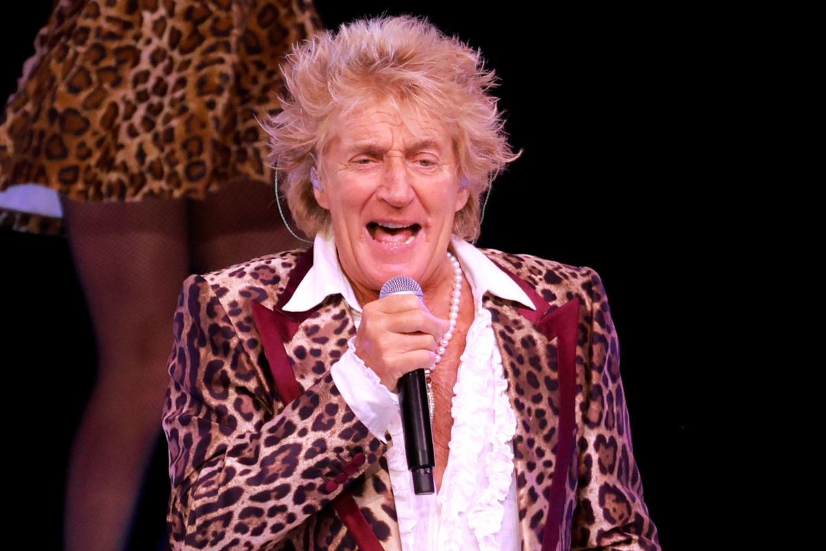Operational Volatility in the Residency Model: Analyzing Rod Stewart’s Las Vegas Cancellations