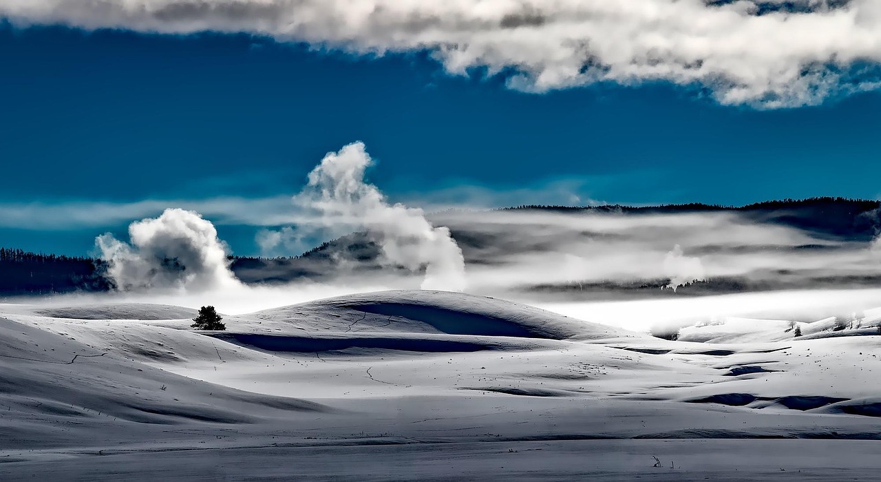Blizzard-Induced I-80 Closure Exposes Critical Infrastructure Fragility in Wyoming