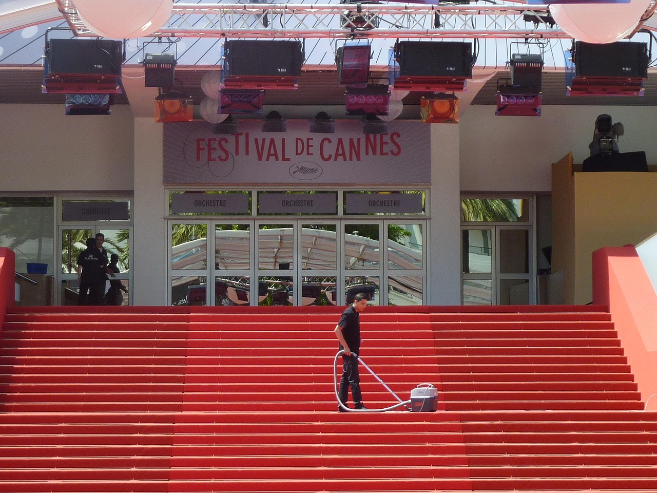 Aristocratic Equity: The Spencer Twins’ Strategic Branding at Cannes 2026
