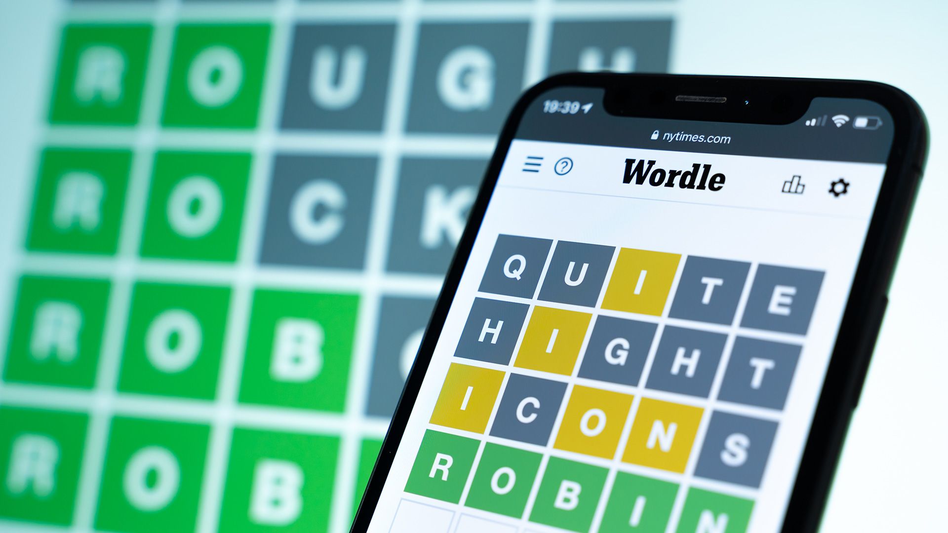 The Mechanics of Wordle: Strategic Complexity and Cognitive Engagement