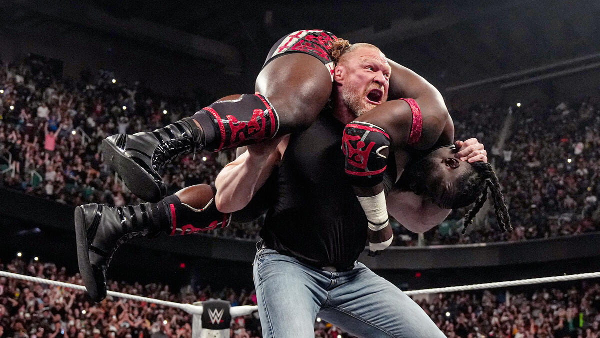 Brock Lesnar Re-emerges on WWE Raw, Undermining Recent Retirement Narrative