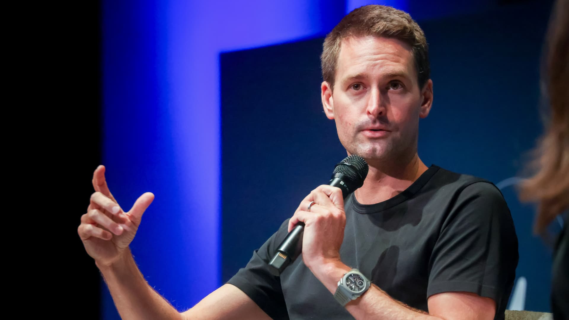 Snap Debuts $2,195 Specs AR Glasses in Premium Spatial Computing Pivot