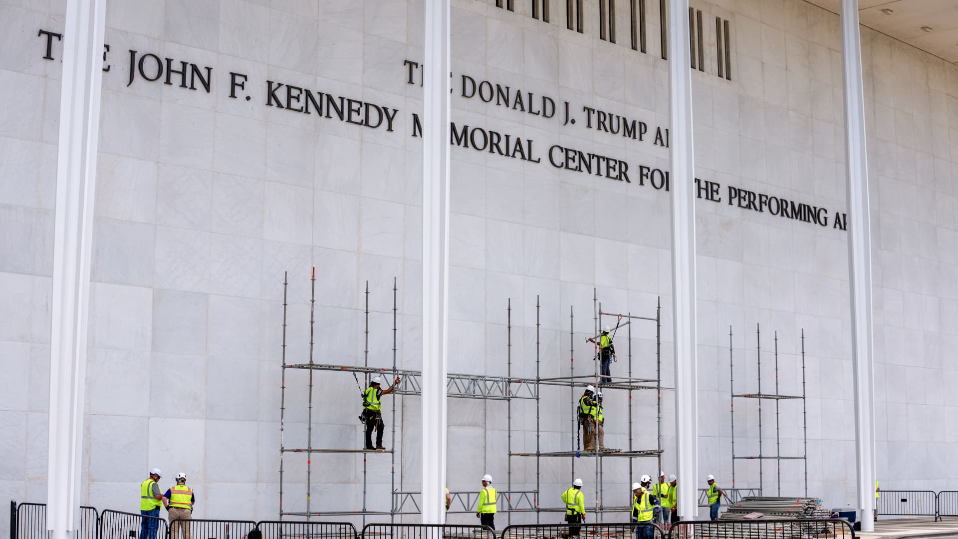 Kennedy Center Signage Removal Commences Following Judicial Denial of Stay