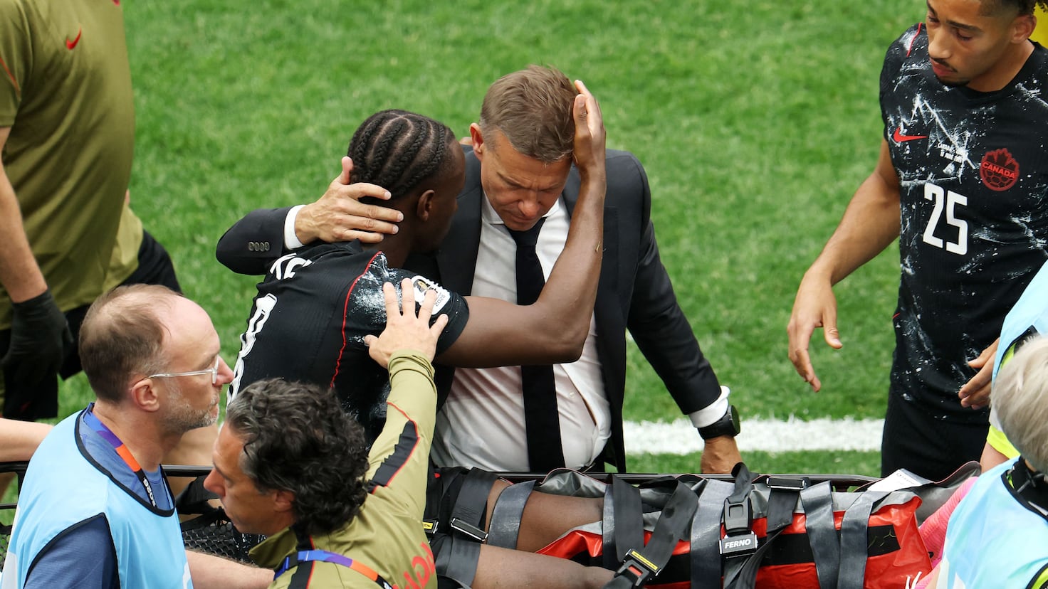 Canada Clinches First-Ever World Cup Victory in Dominant 6-0 Rout of Qatar
