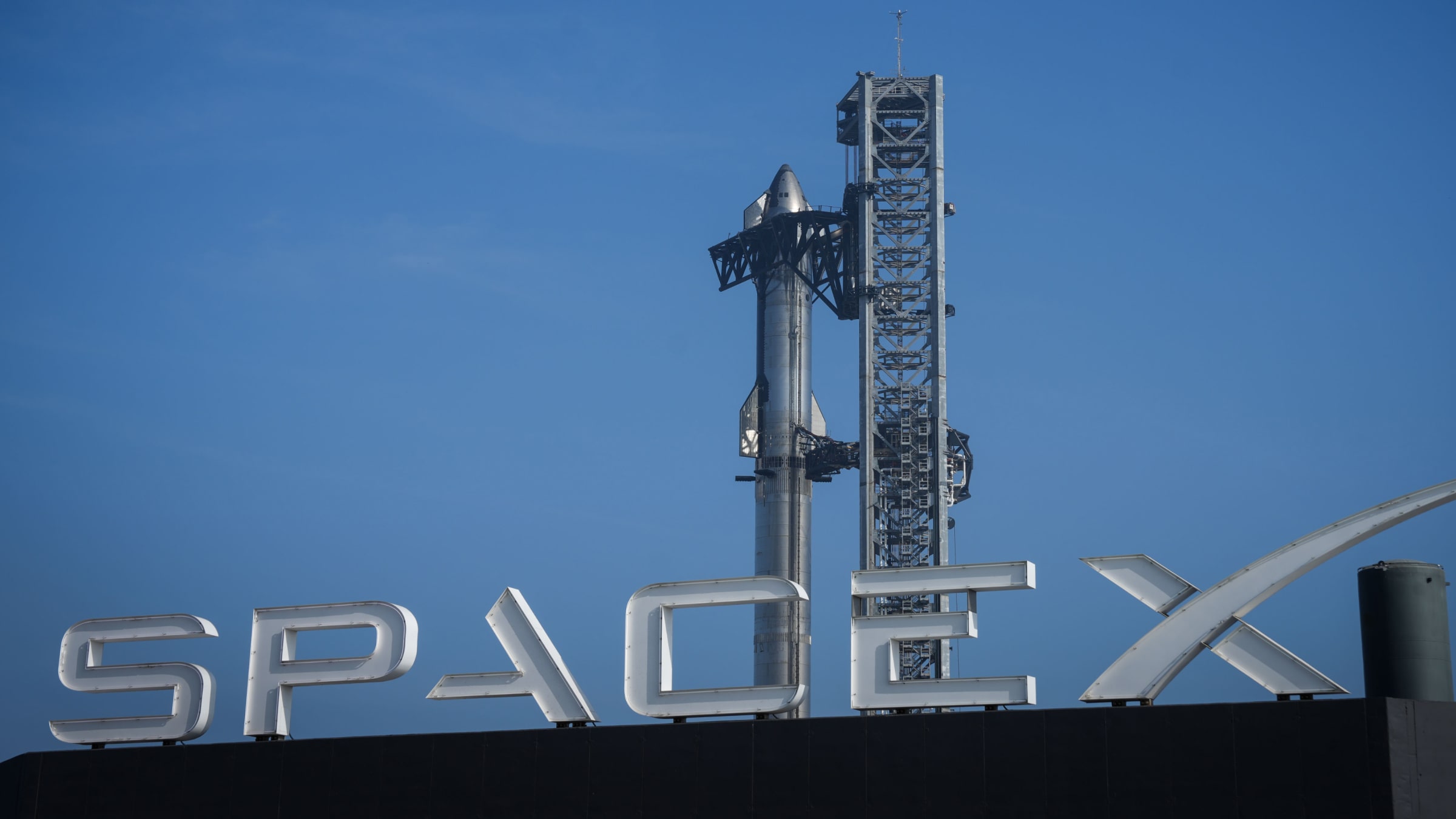 SpaceX IPO Targets $75 Billion Valuation with Unconventional Fixed-Price Strategy