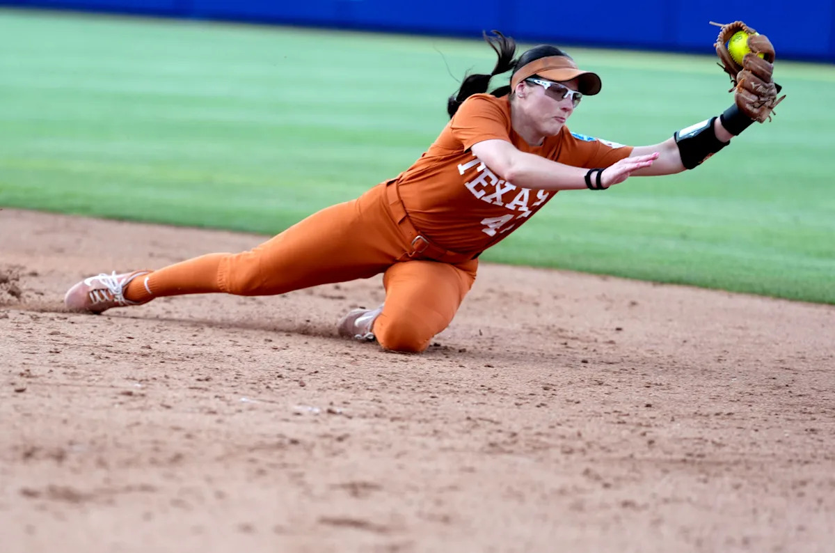 2026 WCWS Semifinal Analysis: Tennessee’s Strategic Depth vs. Texas’s Elimination Resilience