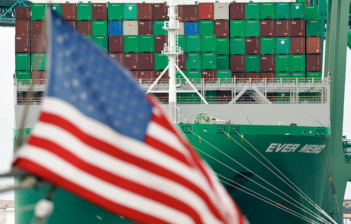 White House Navigates Dual Pressure: Tariff Refund Mandates & Economic Data Impact Trade Policy
