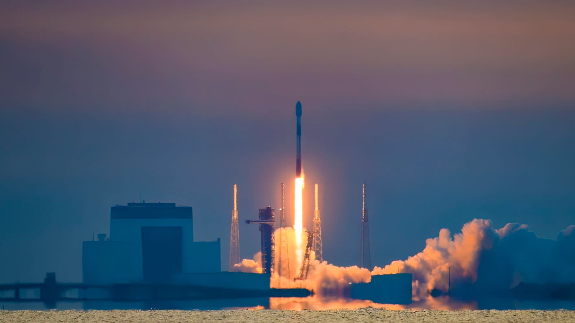 SpaceX $25B Bond Issuance Fuels Market Bubble Concerns