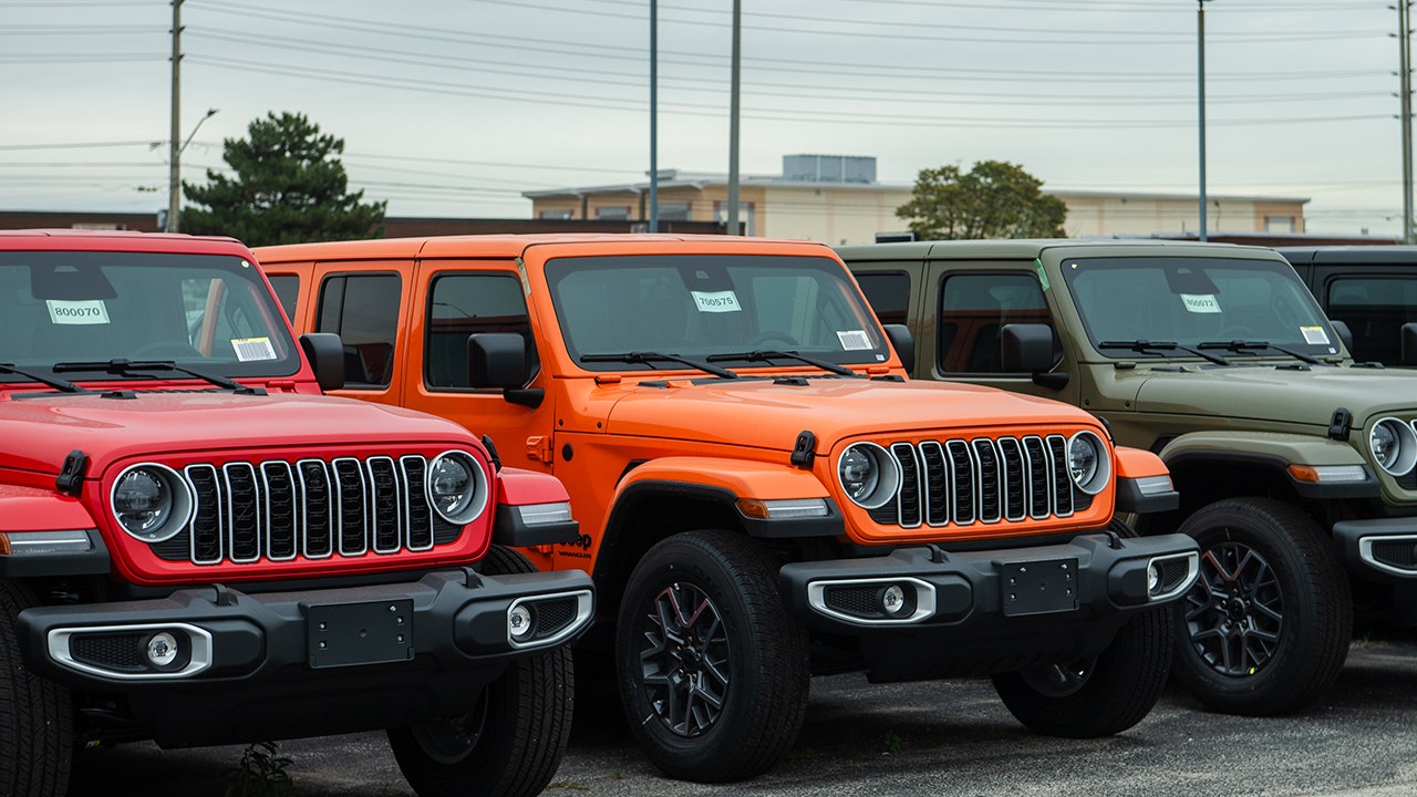 Stellantis Issues Mass Recall for 1.1M Jeeps: Persistent Fire Risk in Wrangler and Gladiator Models