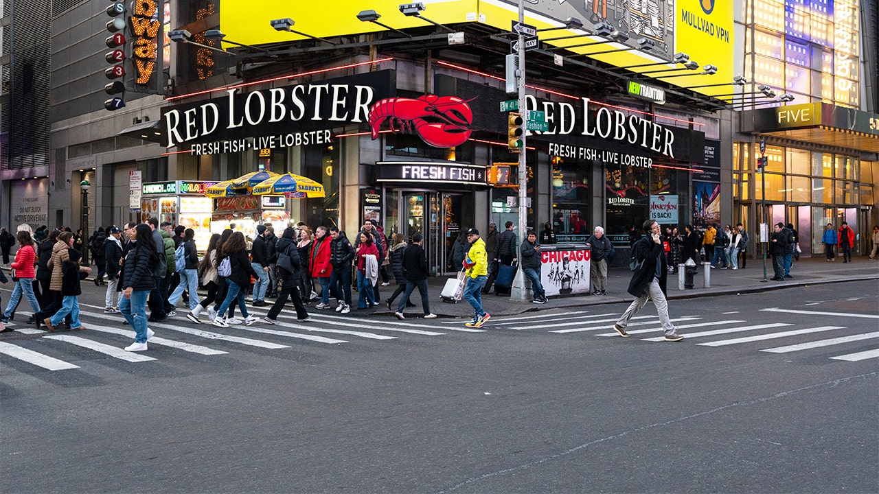 Red Lobster’s Times Square Exit: A Strategic Analysis of Urban Displacement