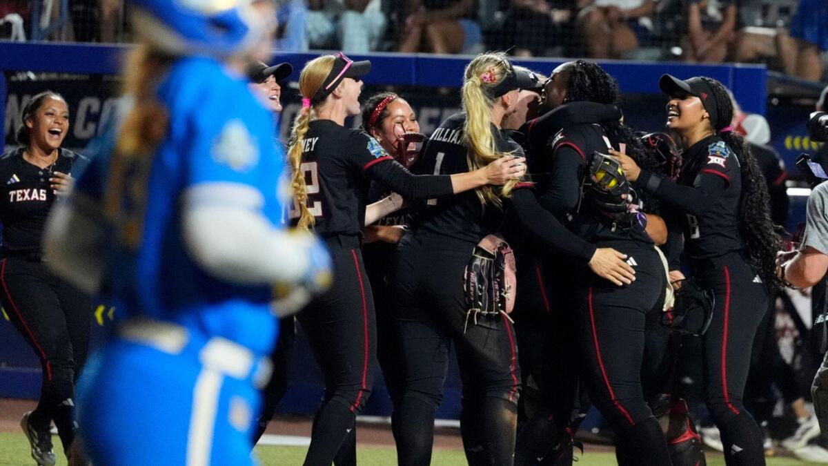 2026 WCWS Semifinal Analysis: Tennessee’s Strategic Depth vs. Texas’s Elimination Resilience