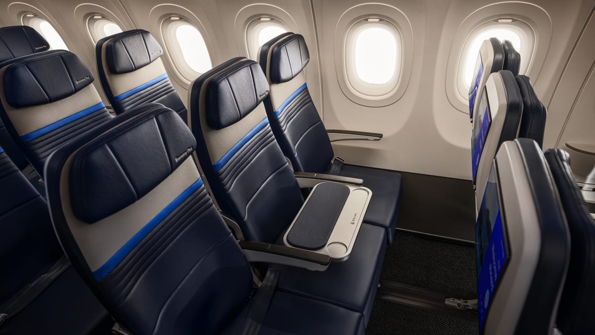United Transforms A321XLR Economy Plus: Blocked Middle Seats Drive Revenue & Operational Efficiency