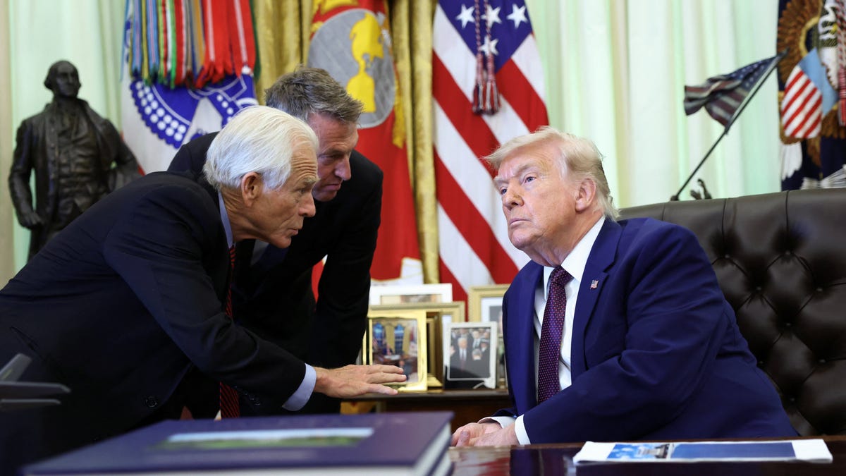 Federal Appeals Court Unanimously Rejects Peter Navarro Contempt Conviction Appeal
