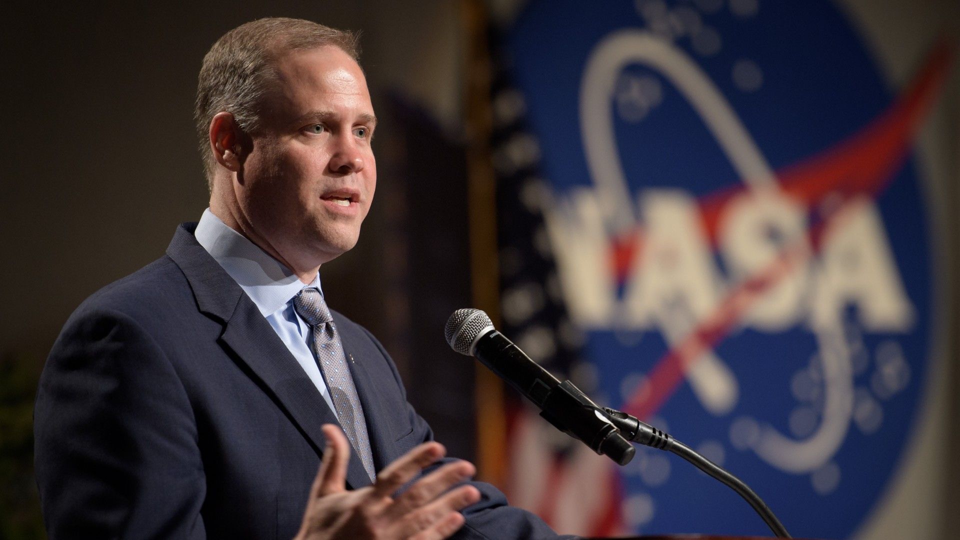 Bridenstine Critiques Artemis Architecture: Systemic Complexity and the Lander Bottleneck