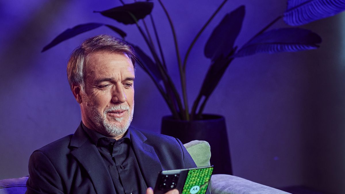 Strategic Convergence: Colombia’s Knockout Phase and Motorola’s Multi-Generational Branding