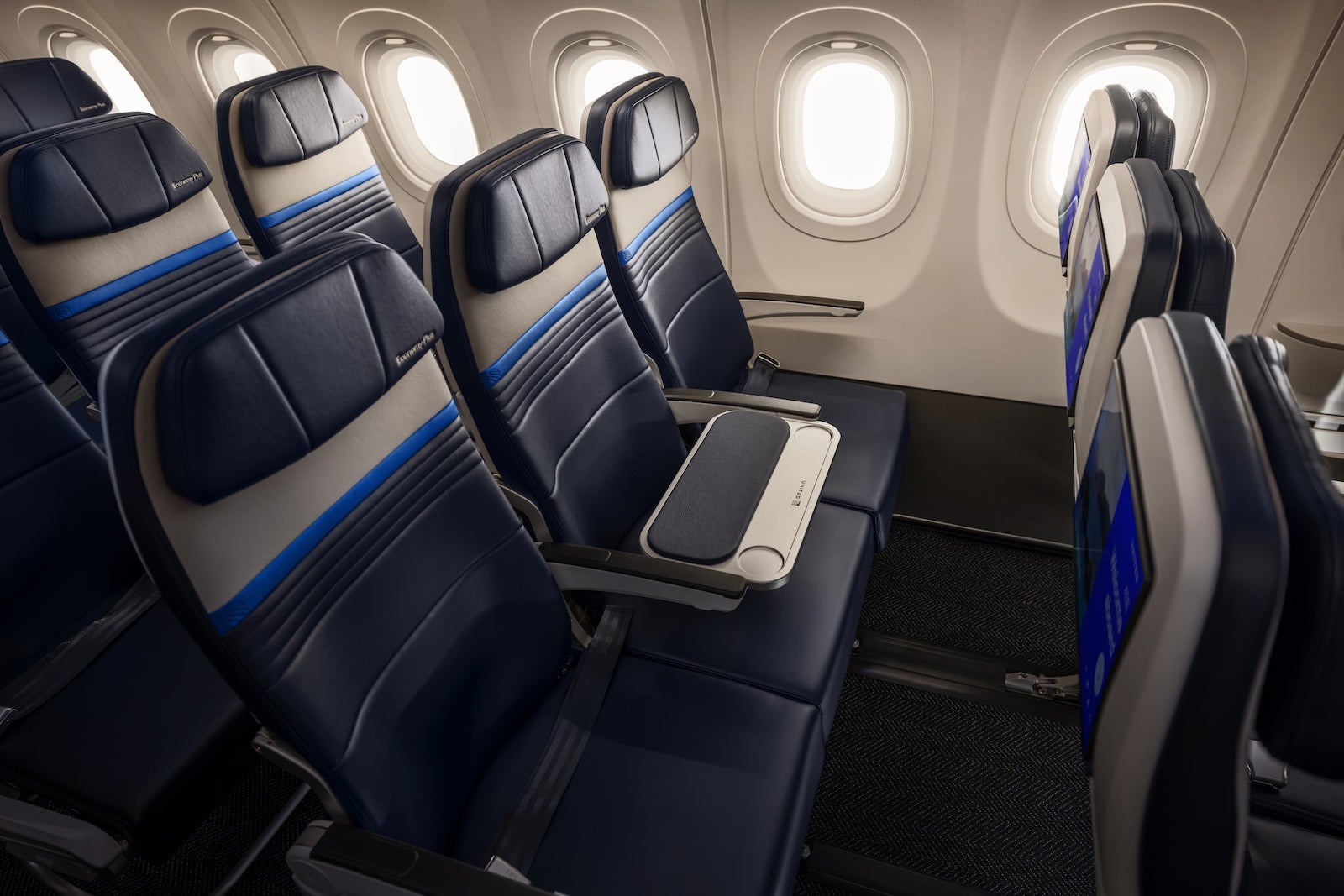United Transforms A321XLR Economy Plus: Blocked Middle Seats Drive Revenue & Operational Efficiency