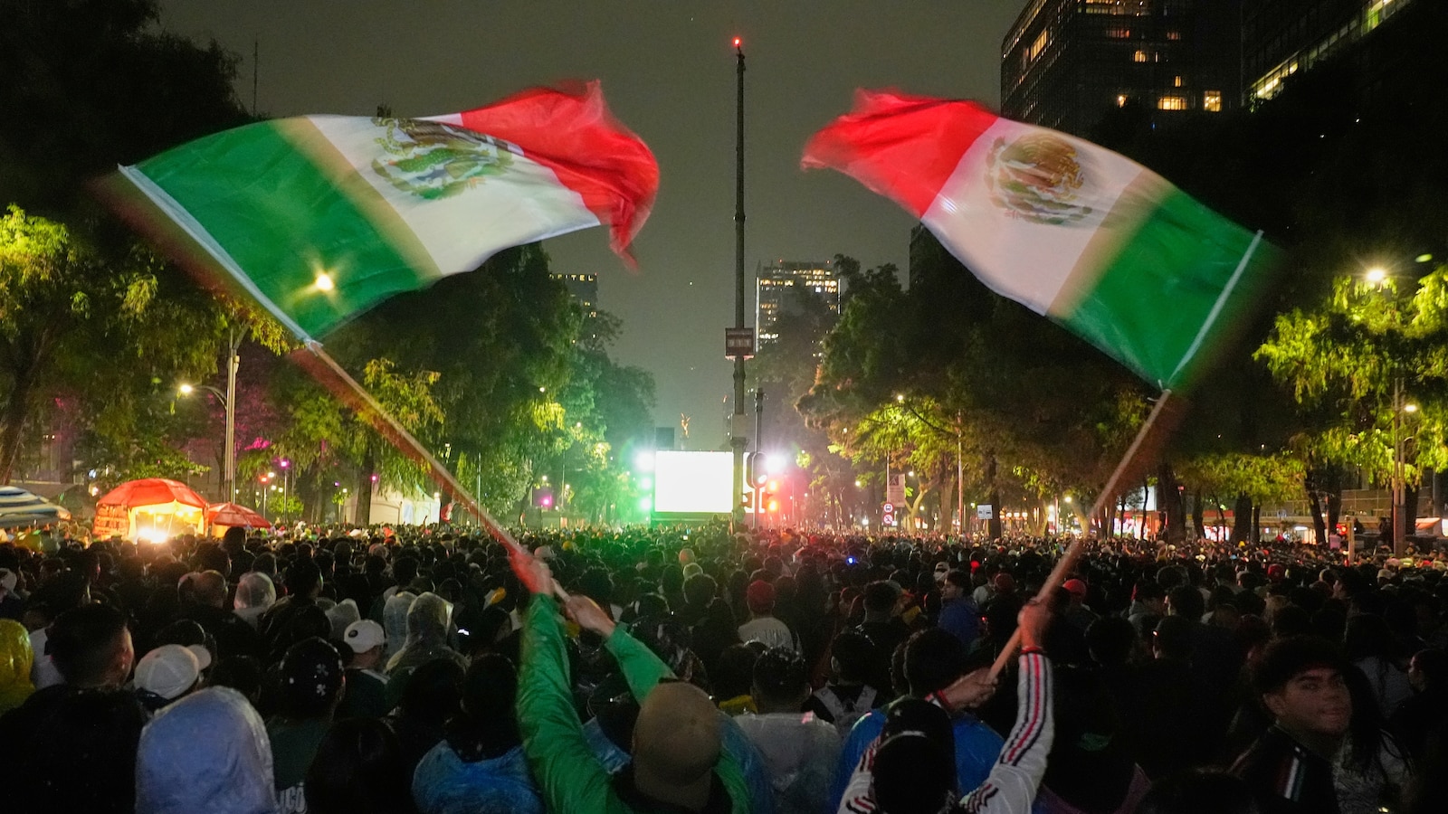 Transnational Crowds and Municipal Vulnerabilities: Analyzing Post-Match Urban Safety in Mexico City and Los Angeles
