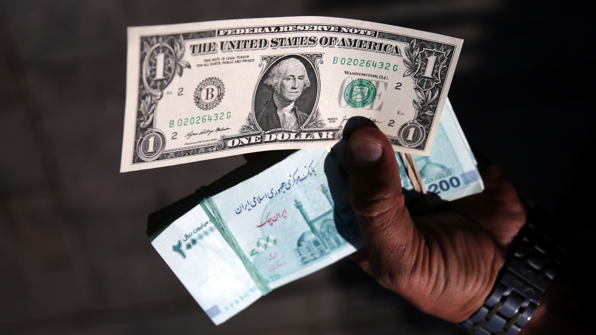 US Launches 'Economic D-Day' Against Iran, Targeting Trade Lifelines