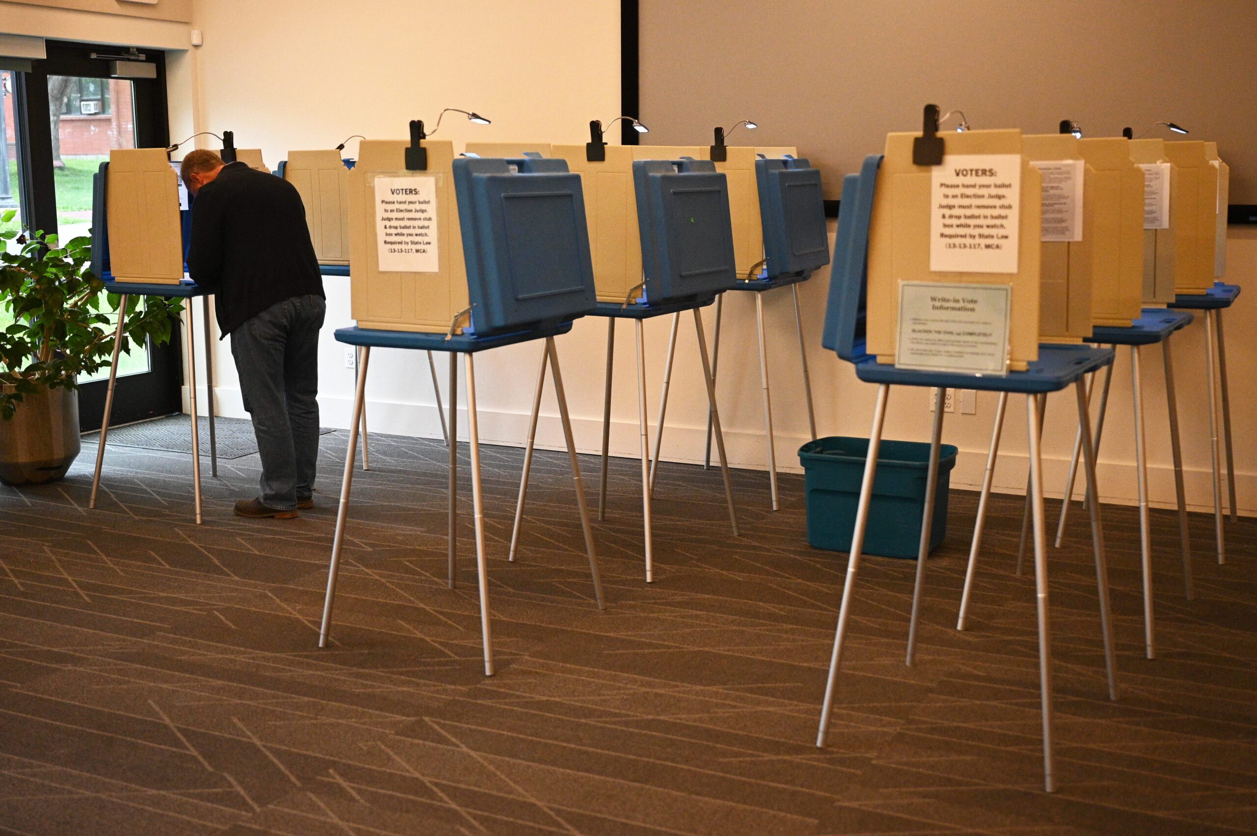 Montana Senate Race: Democrats Weigh Strategic Candidate Withdrawals