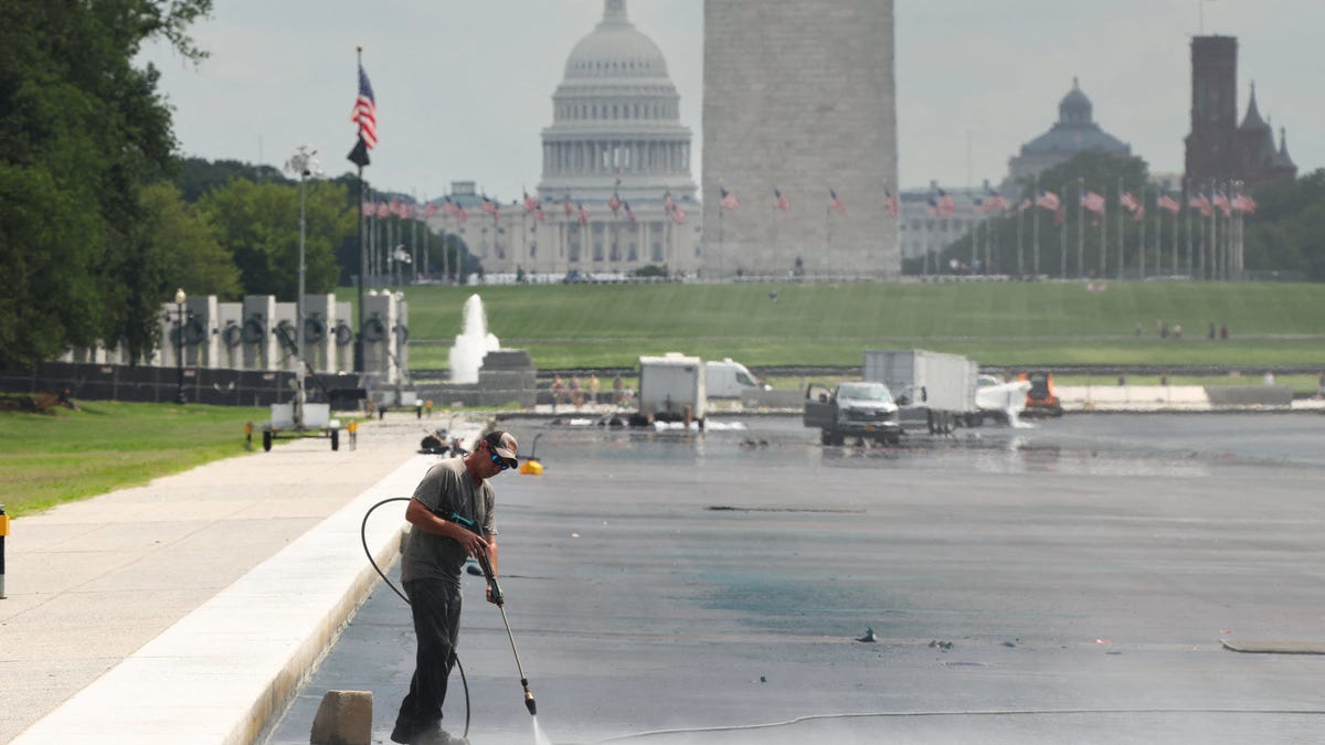 Lincoln Memorial Pool Liner Failure Exposed by Internal NPS Warnings Amid Vandalism Charges