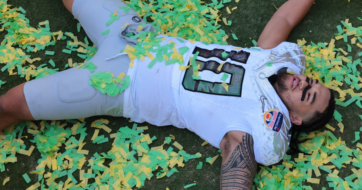 Oregon's Uiagalelei Brothers Mute Father to Sharpen Focus for 2026 Season