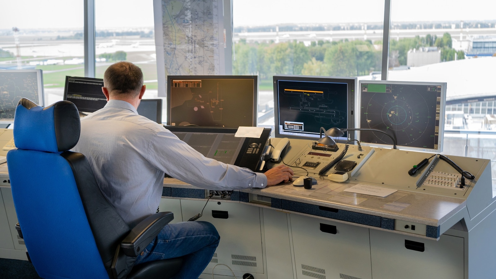 FAA Air Traffic Outage Grounds Flights Across Ten Midwest States