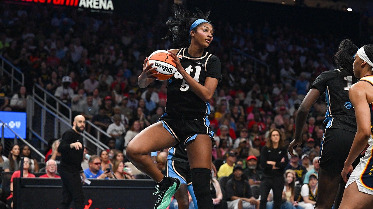 Analyzing ESPN's Angel Reese Rebounding Narrative: Media Synergy and Player Framing