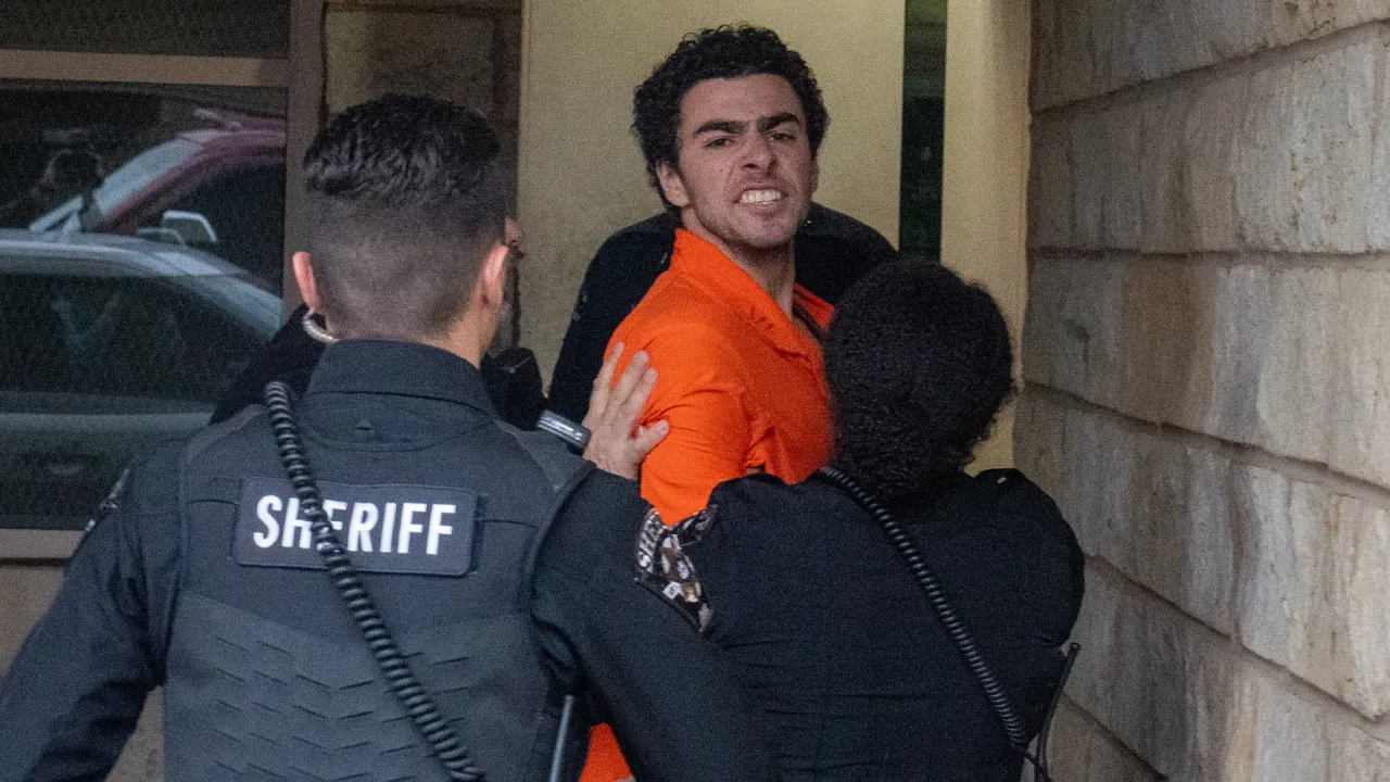 Luigi Mangione Signals Federal Guilty Plea in Brian Thompson Case, Impacting State Prosecution