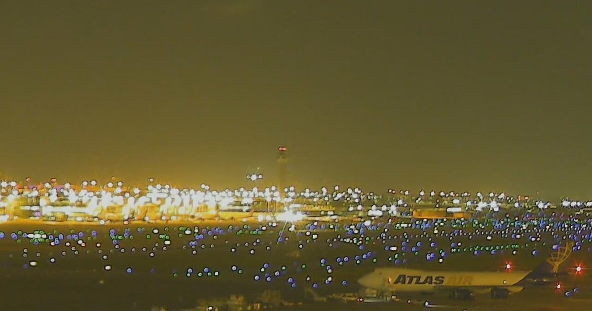 Alaska Airlines Flight 305 Initiates Flight Deck Lockdown Following Cabin Security Threat at Miami International Airport