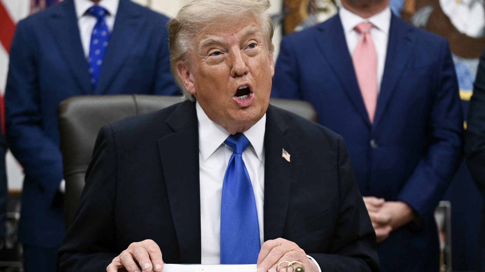 Trump's AI-Generated Stock Claims: Market Impact & Disclosure Scrutiny