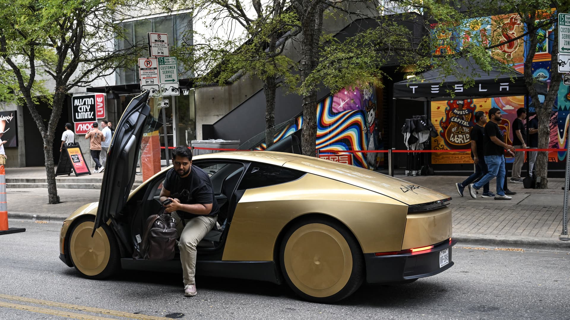 Tesla Cybercab Launch Met with Investor Skepticism and Regulatory Investigation