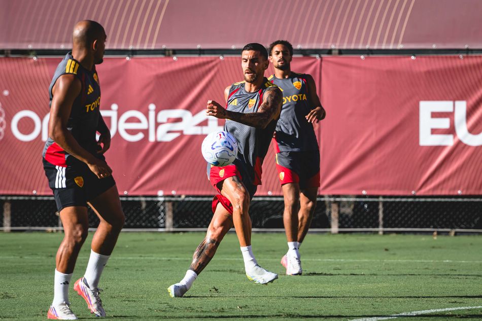 Donyell Malen's Record-Breaking Start: AS Roma's Strategic Evolution and Market Impact