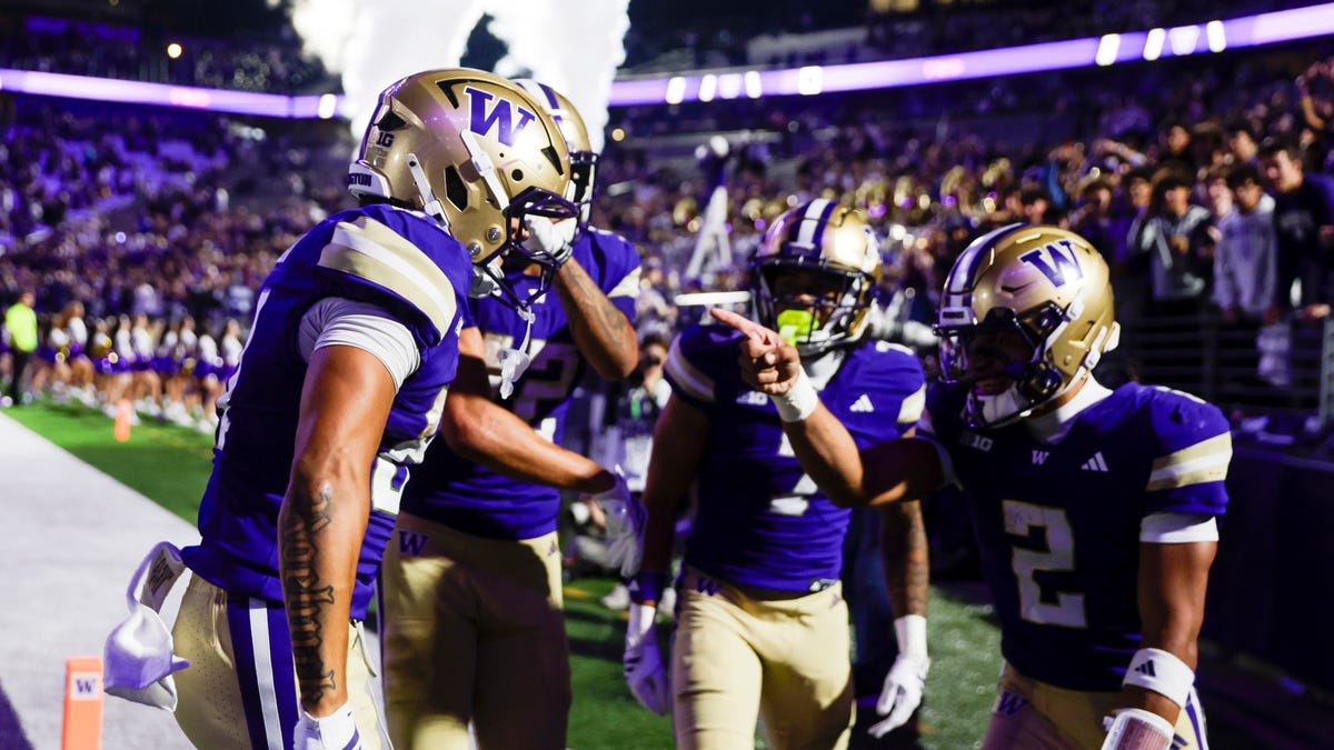 Week 1 College Football: Strategic Media Windows, Program Trajectories, and Economic Impacts