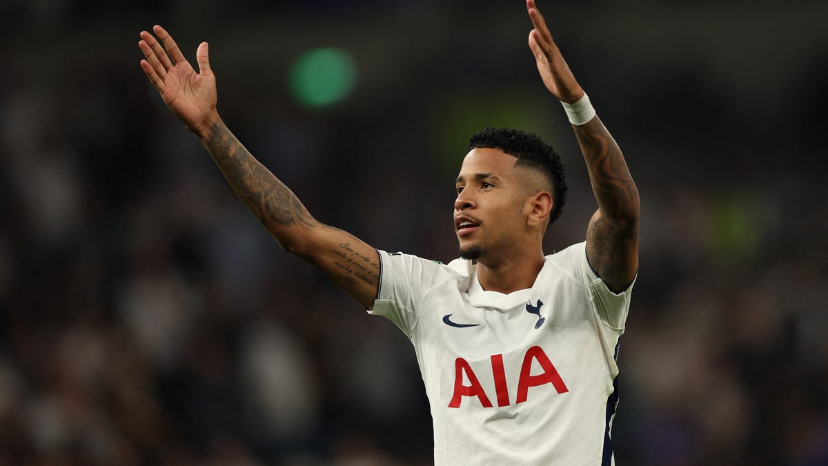 Premier League Battle: Forest vs. Tottenham - Tactical Clash & Financial Stakes