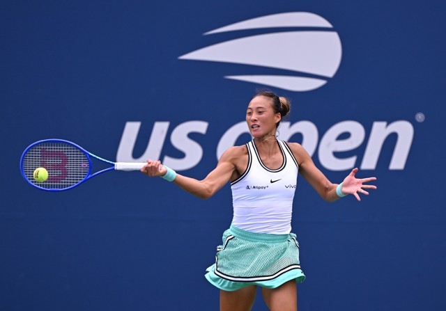 Zheng Qinwen Faces Iga Swiatek in US Open Fourth Round