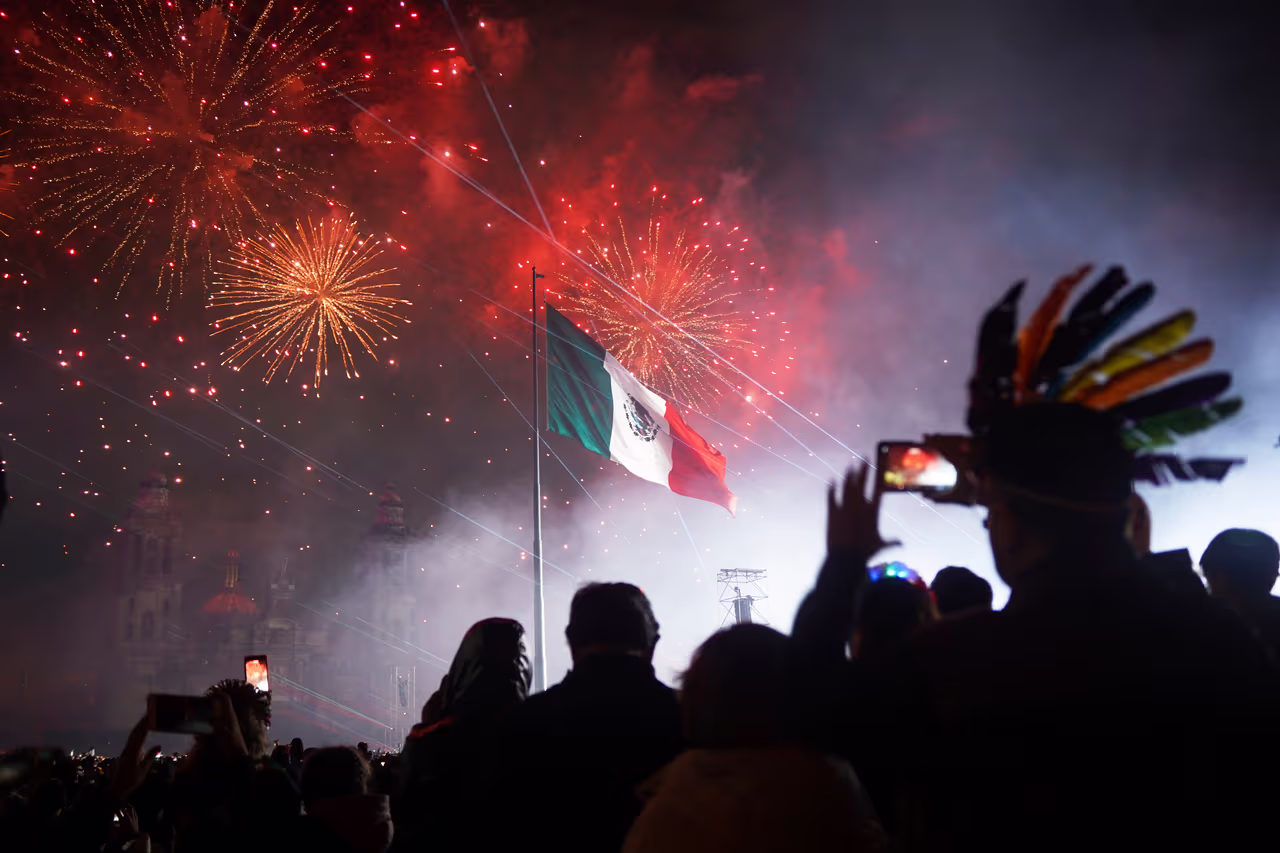 Sheinbaum Leads Mexico's 216th Independence Day 'Grito' in Zócalo Amidst Regional Security Dialogue and Justice Demands