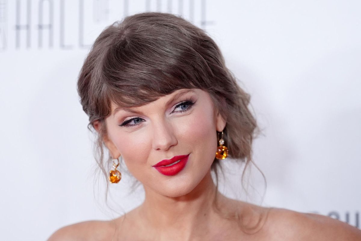 Taylor Swift Website Countdown: Analyzing Transmedia Strategy and Digital Scarcity