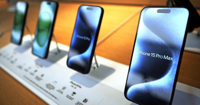 Apple Agrees to $250M Siri Settlement