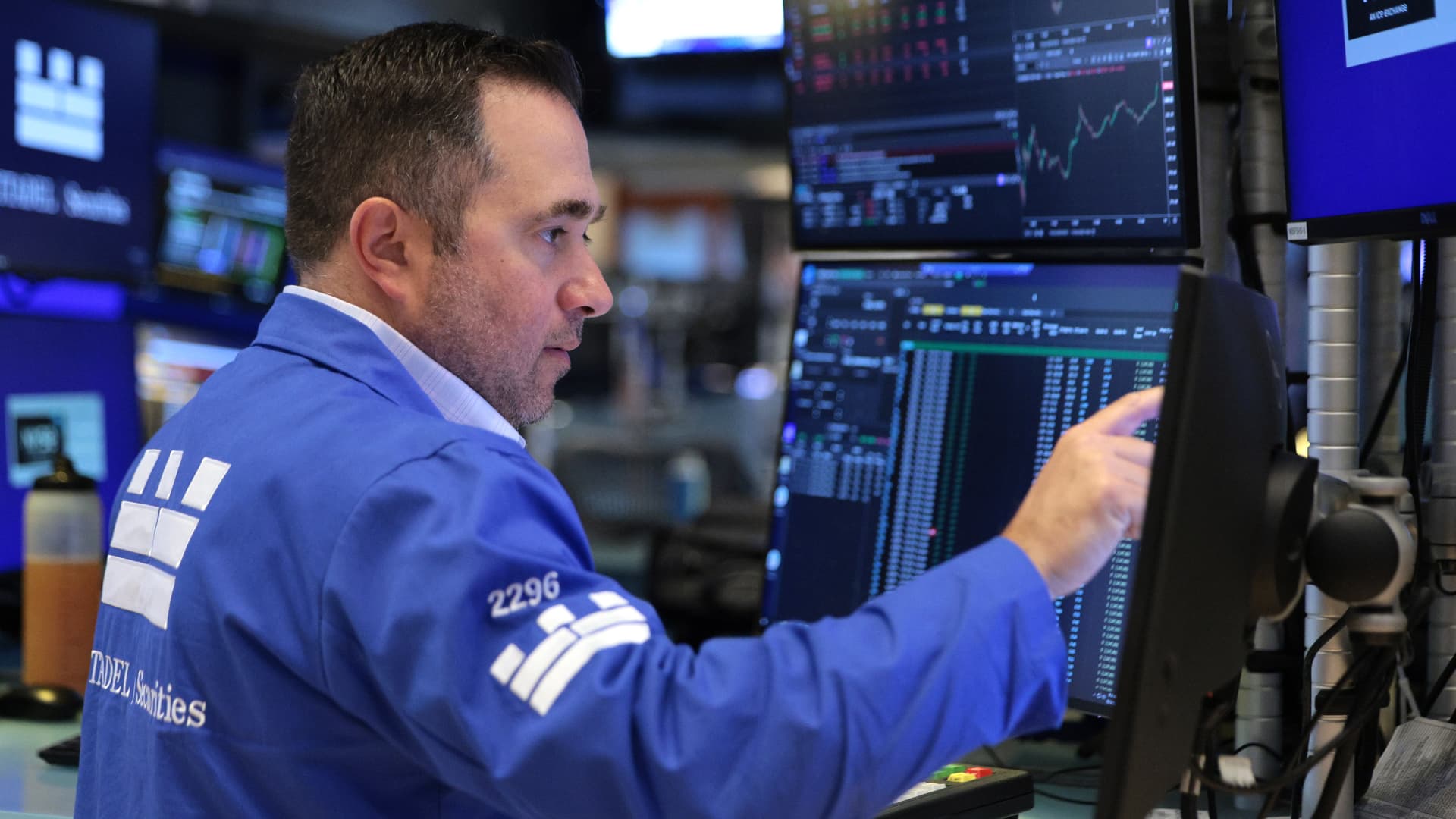 Nasdaq Futures Drop 2.1% as Hyperscale AI Capex Strains Corporate Cash Flows