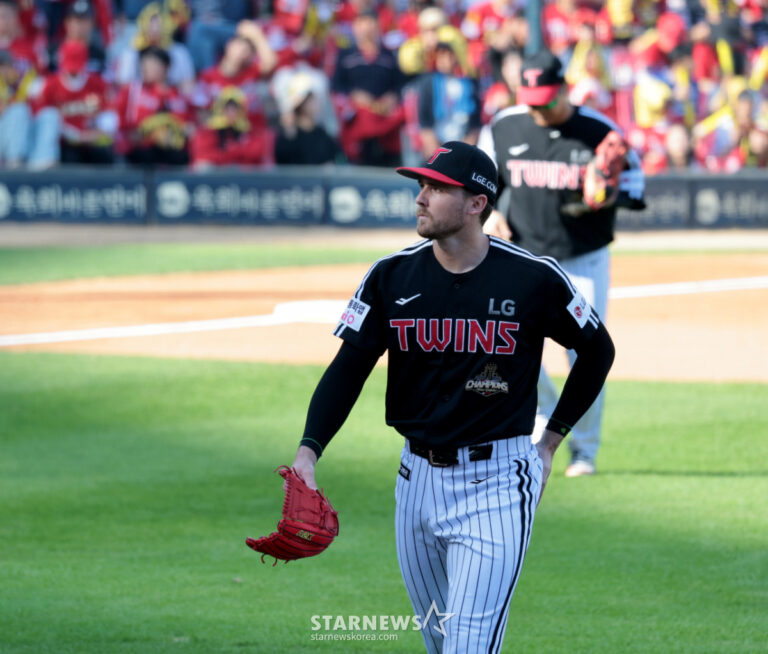 Kia Tigers Seize Early KBO Playoff Lead Over LG Twins