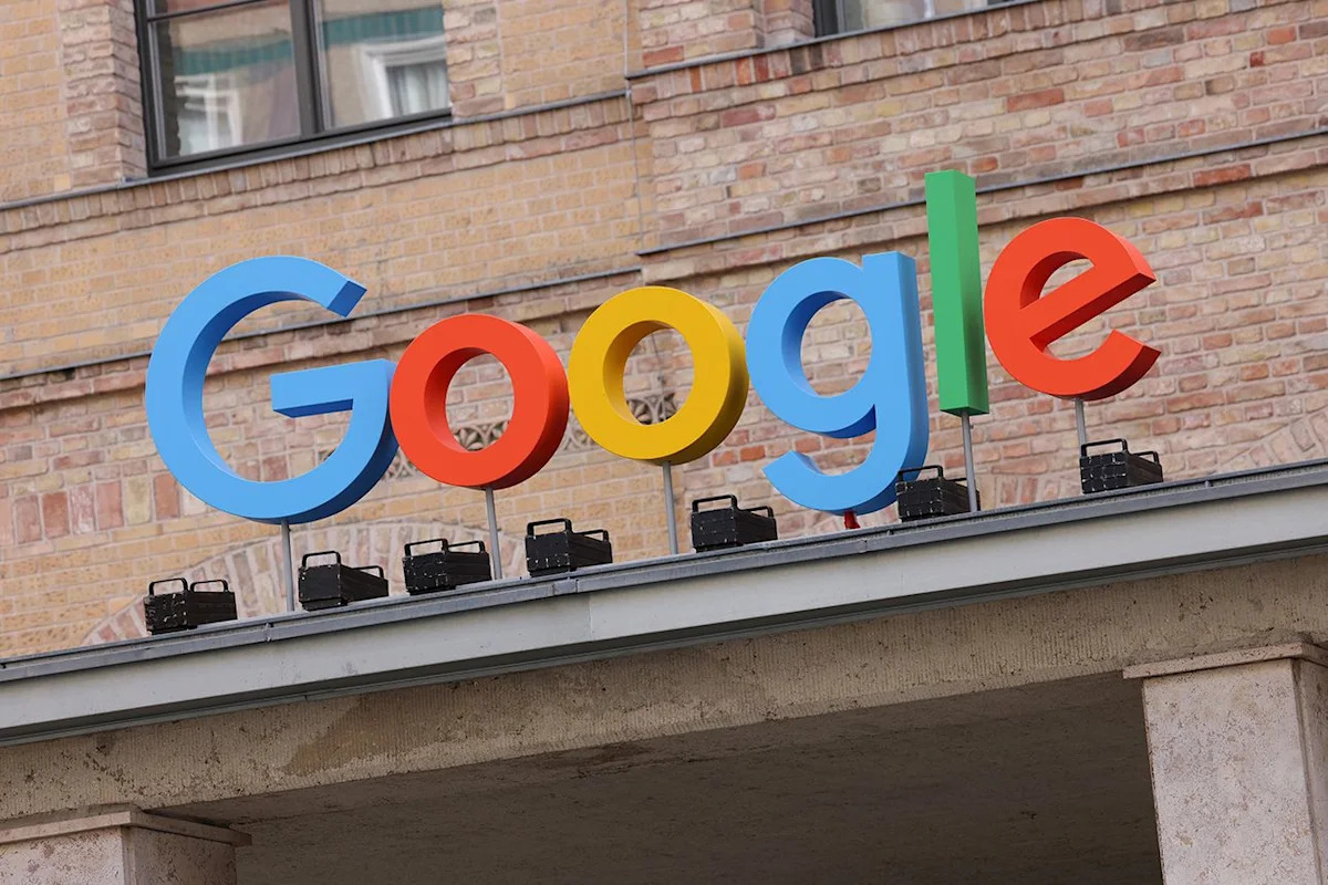 Alphabet Erases $500B in Historic 12% Plunge as AI Capex Overshadows Core Margins